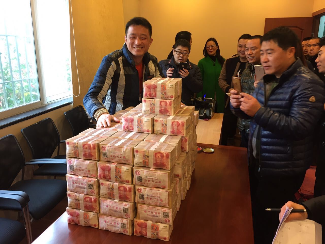 切實履行社會責任幫助地方解圍脫困 ——四川發(fā)展資產(chǎn)管理有限公司幫扶網(wǎng)貿港項目